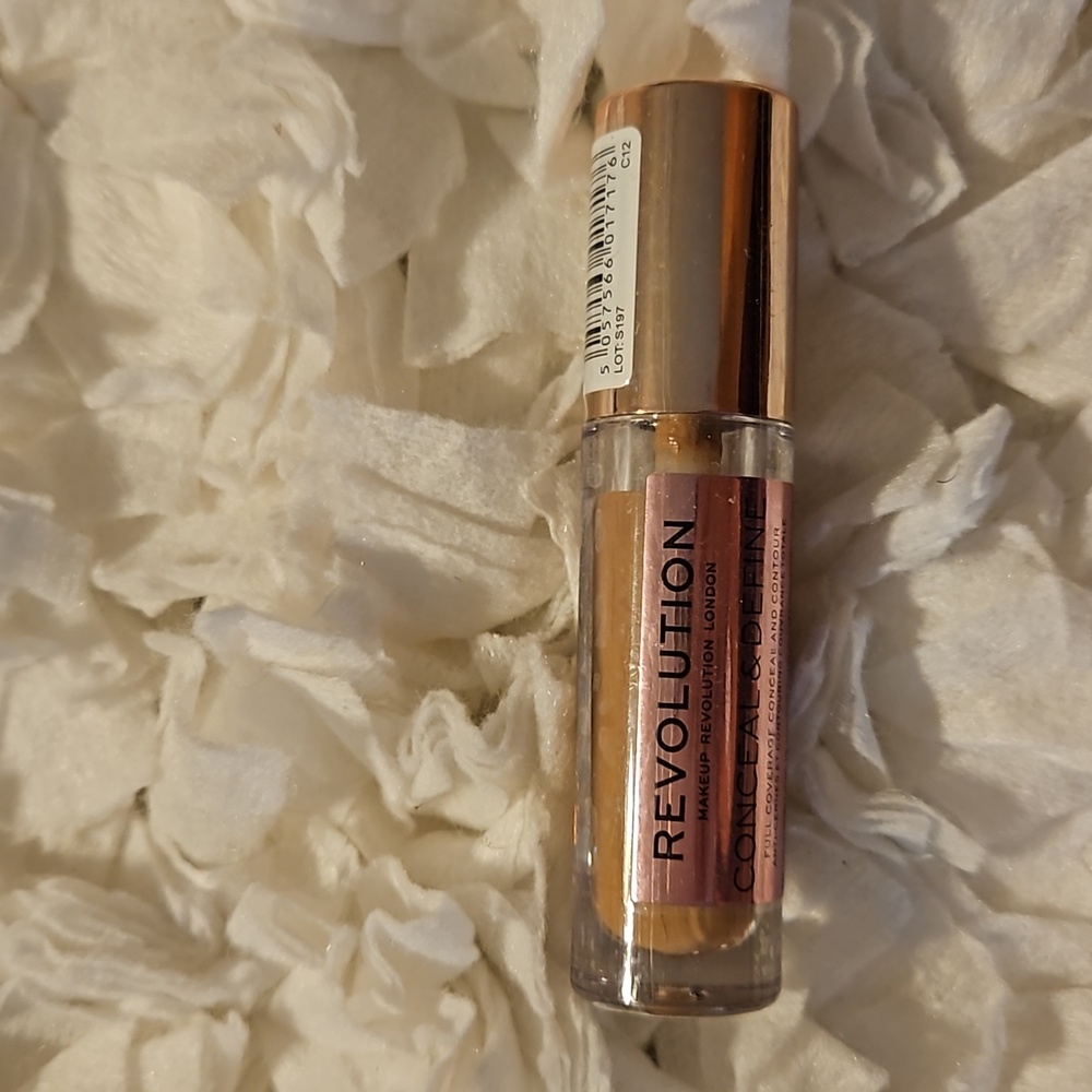Revolution concealer